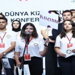 Genç kızların ve kadınların kendi geleceklerini inşa etmeleri için onlarla birlikte çalışalım