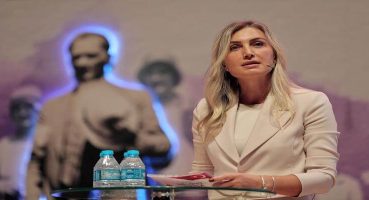 İmamoğlu Çifti ‘Cumhuriyet ve Kadın” Etkinliğinde Konuştu