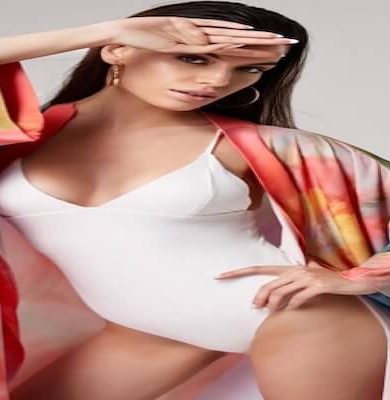 Podyumda Saçını Kesti