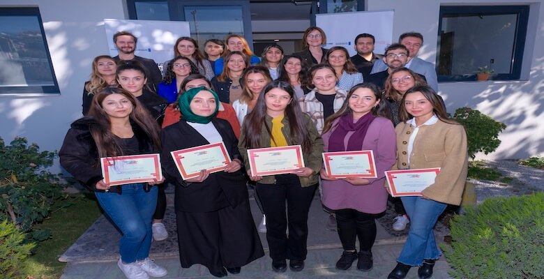 Geleceğini Kuran Genç Kadınlar