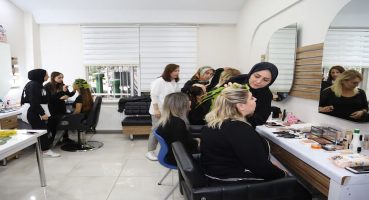 Temel makyaj eğitimlerine yoğun ilgi