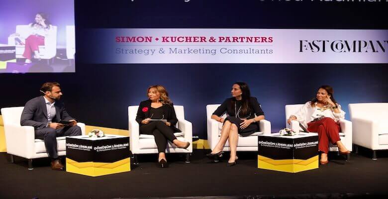 İş dünyasının öncü kadınları “Dönüşüm Liderleri” zirvesinde deneyimlerini paylaştı