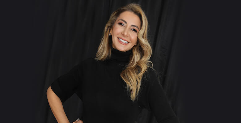 Ebru Zülfikaroğlu “Çağdaş Kadın “Mış Gibi” Yapmaz, İçten ve Samimidir”