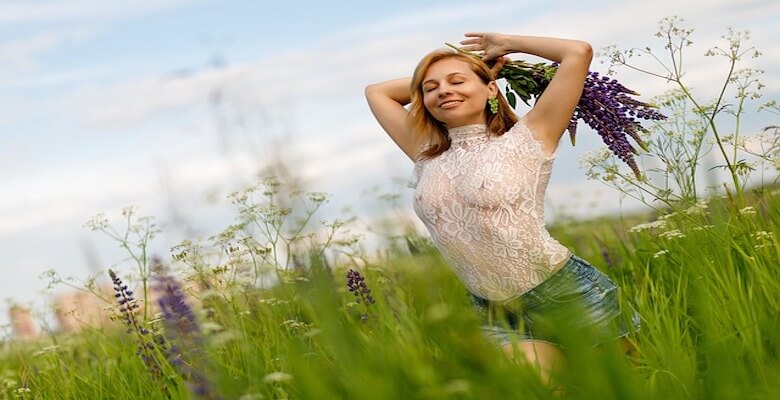 Erkekler Kadınların Göğüslerine Neden Bakar
