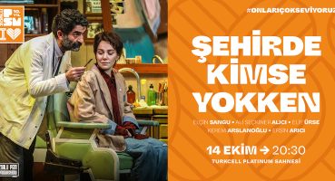 Kadınlık ve Erkeklik Üzerine Pek Çok Tartışmayı Masaya Yatıran Tiyatro Oyunu