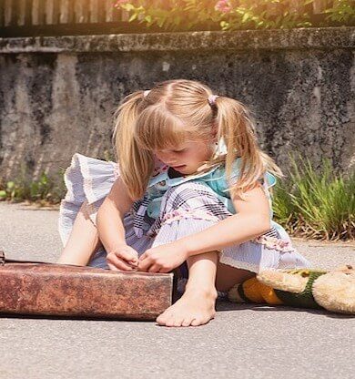 Okul çantası ağır ve doğru kullanılmıyorsa, dikkat