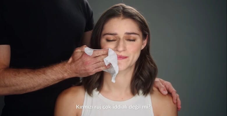 Sıra Dışı Makyaj Uygulaması