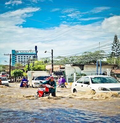 Eyvallahınla Yaşa Ne Demek