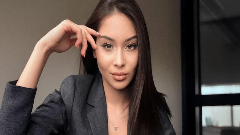 Ezgi Alınca’nın ‘Vagon Vagon İstanbul’ Yolculuğu: Bir Genç Yazar, Şehri Adımlayarak Edebiyata Dönüştürüyor