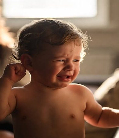 Çocuğunuz Kulağını Sık Çekiştiriyorsa Mesajı Alın