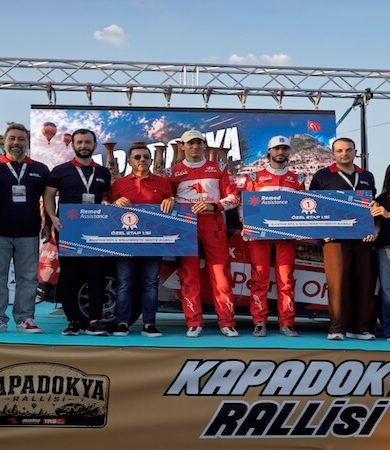 Kadın Çekici Operatörleri Zorlu Etaplarda Görev Aldı