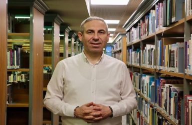 Mezuna Kalmak Her Zaman Daha İyi Bir Seçenek mi?