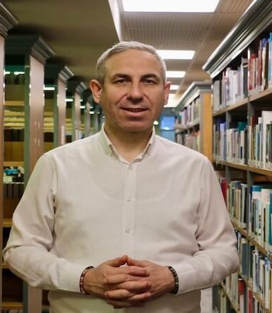 Mezuna Kalmak Her Zaman Daha İyi Bir Seçenek mi?
